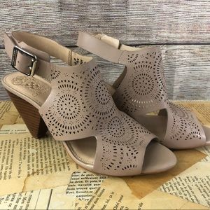 Vince Camuto blush open toe sandals